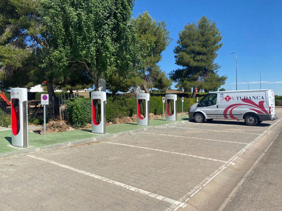Lee más sobre el artículo Nuevo Supercharger de Tesla en Aranda de Duero